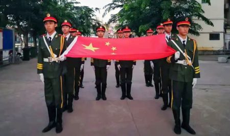 ?？邳S岡金盤(pán)高級(jí)中學(xué)——國(guó)旗護(hù)衛(wèi)隊(duì)