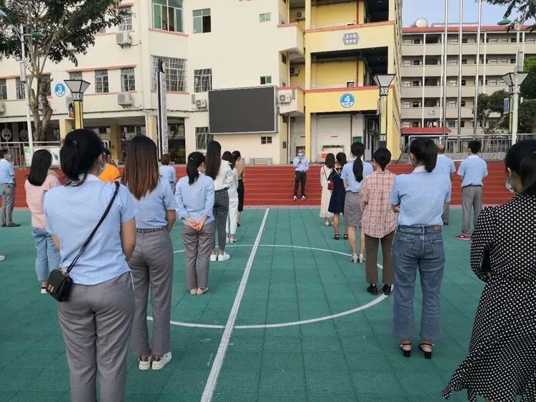 ?？邳S岡金盤(pán)高級(jí)中學(xué)開(kāi)學(xué)防疫演練已開(kāi)始！