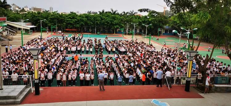 有備無患防患未然  應急有方遇險不慌——海口黃岡金盤高級中學開展防震應急疏散演練