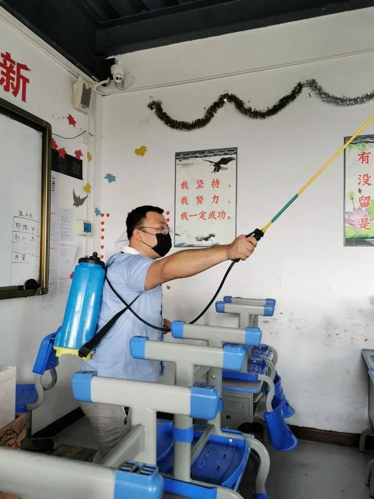 ?？邳S岡金盤(pán)高級(jí)中學(xué)開(kāi)學(xué)防疫演練已開(kāi)始！