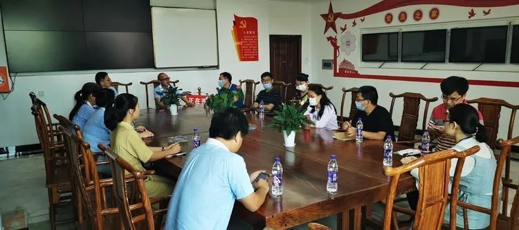 助力教學(xué) 沖刺高考——海南華僑中學(xué)、海口黃岡金盤高級中學(xué)舉行高考備考研討會