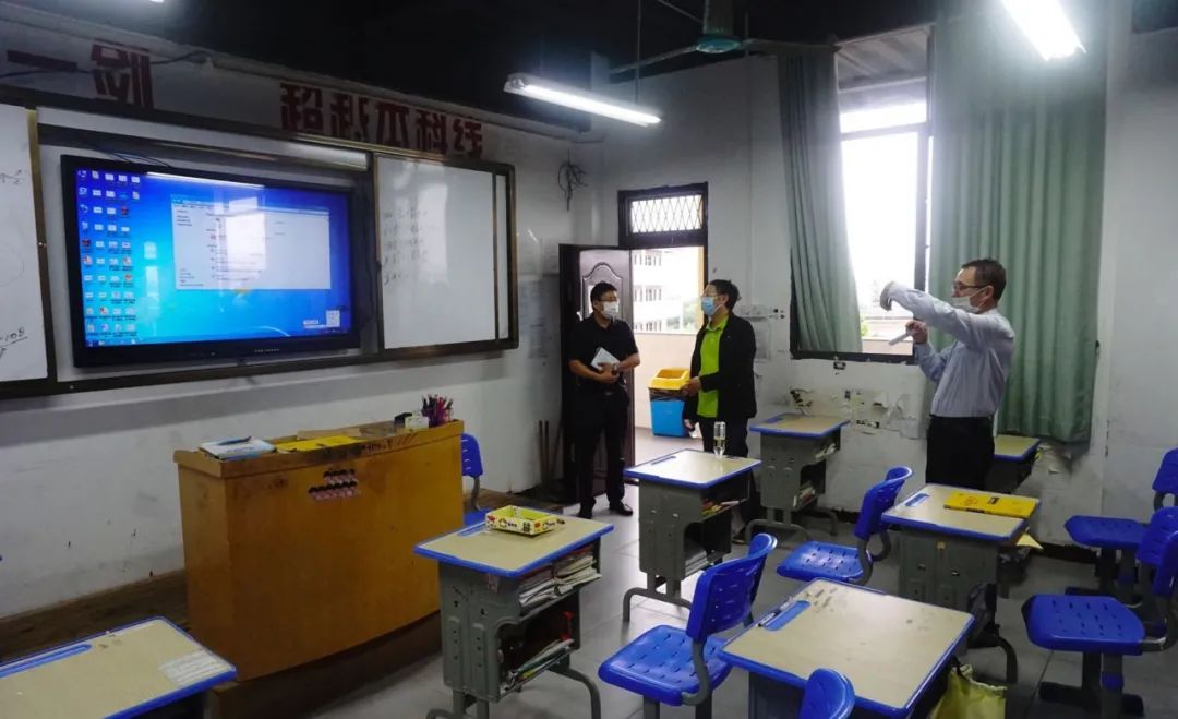 省教育廳韓主任一行蒞臨黃岡金盤高級中學開展2020春季開學復課專項檢查工作