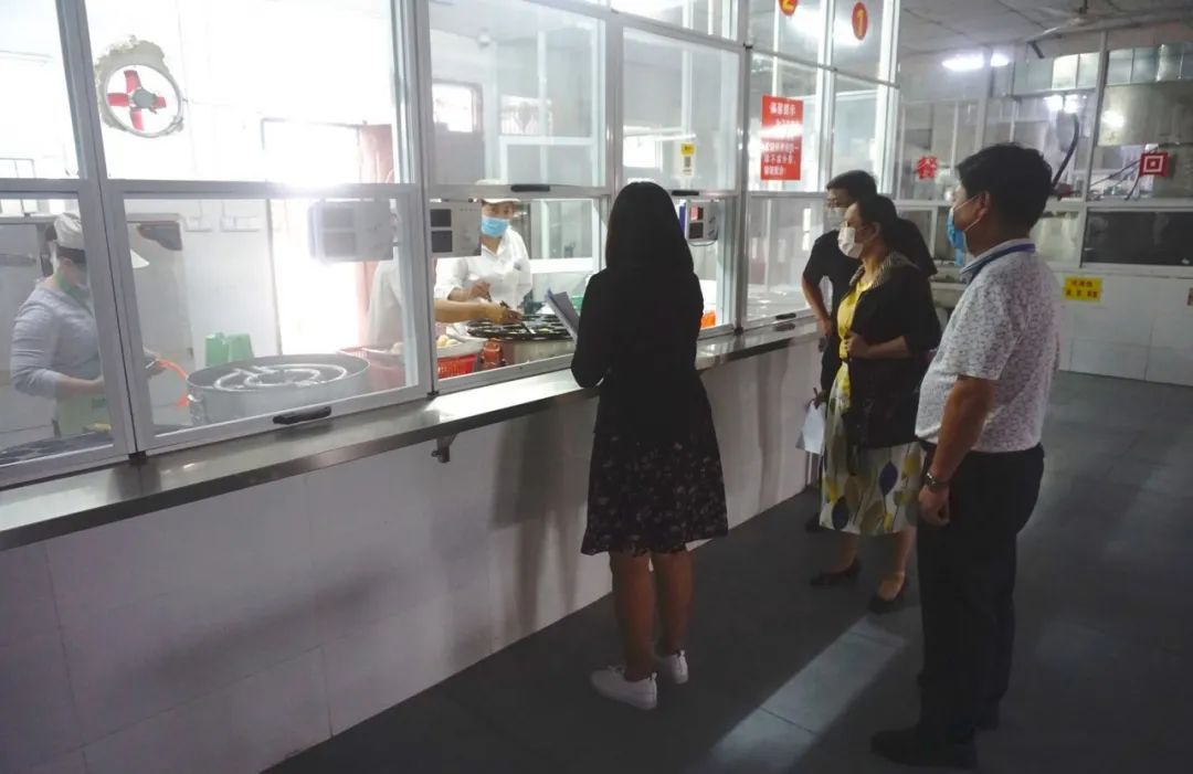 省教育廳韓主任一行蒞臨黃岡金盤高級中學開展2020春季開學復課專項檢查工作