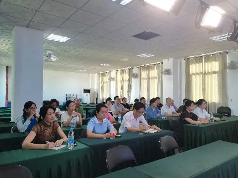 家校情融 共創(chuàng)未來——?？邳S岡金盤高級中學召開家長委員會會議