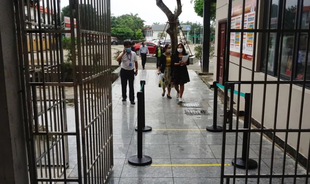 省教育廳韓主任一行蒞臨黃岡金盤高級中學開展2020春季開學復課專項檢查工作