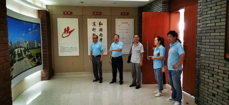 參觀學(xué)習(xí)取真經(jīng) 借鑒經(jīng)驗促提升——?？邳S岡金盤高級中學(xué)赴黃岡中學(xué)研修交流