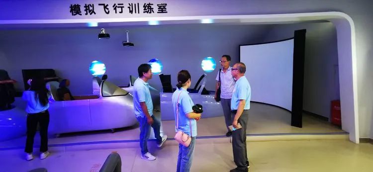 參觀學(xué)習(xí)取真經(jīng) 借鑒經(jīng)驗促提升——?？邳S岡金盤高級中學(xué)赴黃岡中學(xué)研修交流