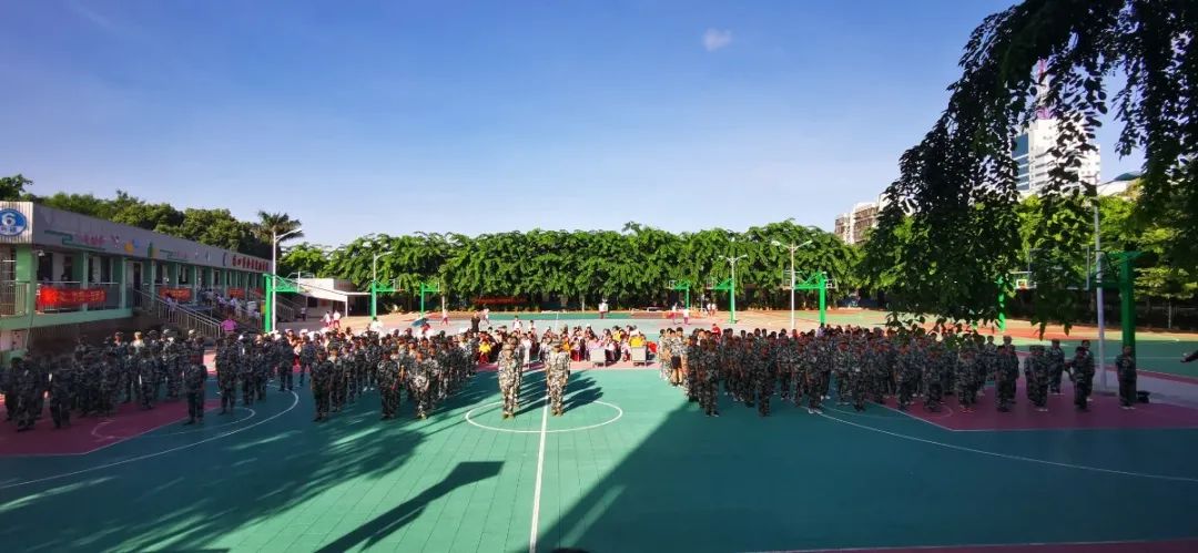 迷彩青春 乘風(fēng)起航——記海口黃岡金盤(pán)高級(jí)中學(xué)初中部2020級(jí)新生軍訓(xùn)總結(jié)大會(huì)