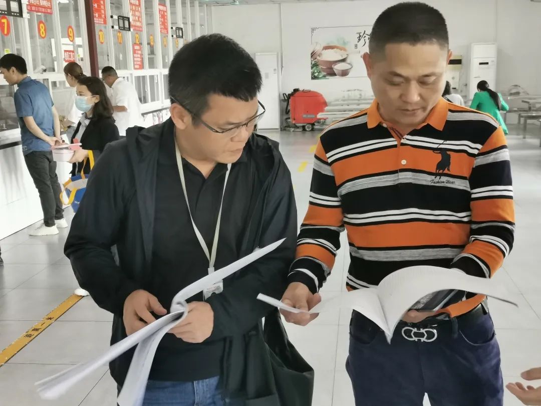 護(hù)航新學(xué)期——海口市市場監(jiān)督管理局來我校開展學(xué)校食堂食品安全聯(lián)合檢查工作