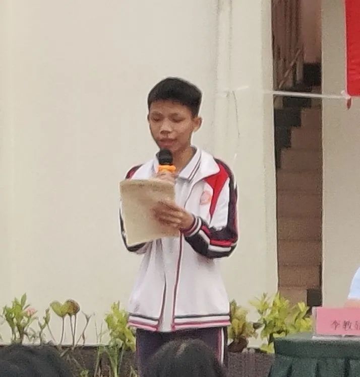 不負(fù)光陰，砥礪前行—— 高一年級期中考試表彰大會