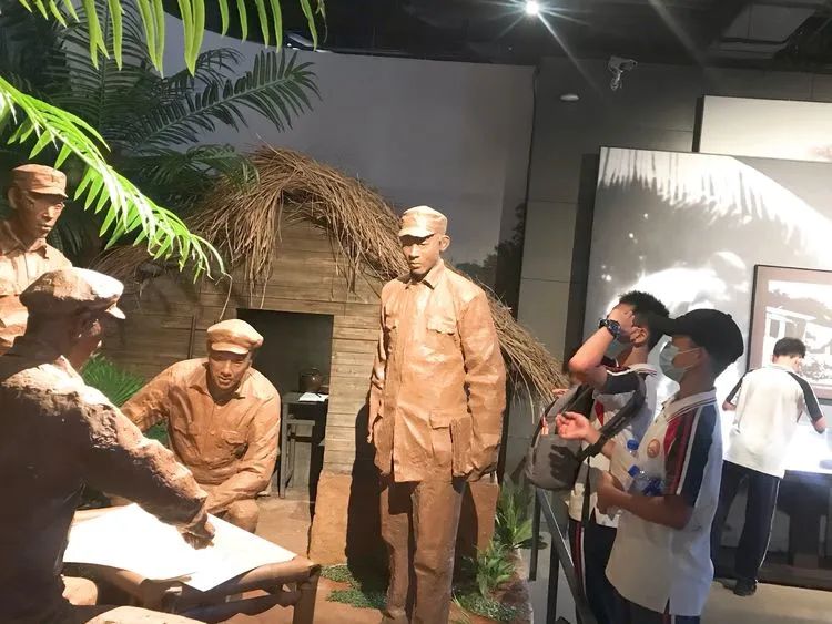 “重溫紅色歷史，做時代新人”——?？邳S岡金盤高級中學(xué)初中部春季研學(xué)活動