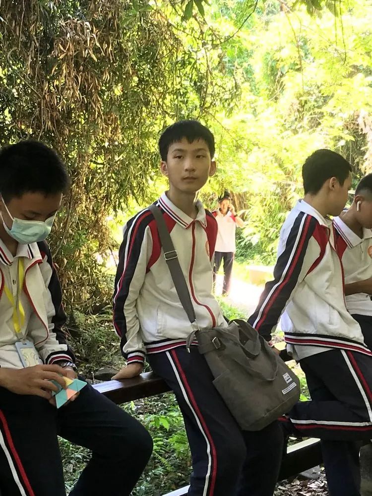 “重溫紅色歷史，做時代新人”——?？邳S岡金盤高級中學(xué)初中部春季研學(xué)活動