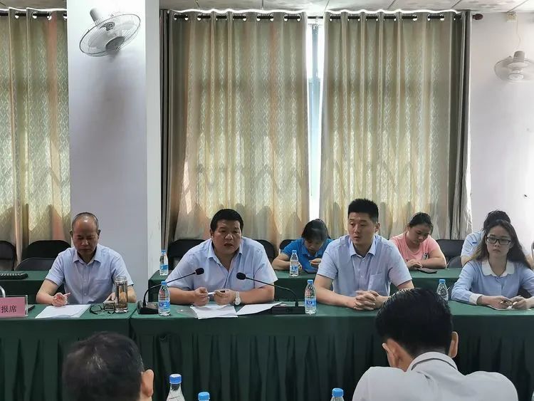 年檢促前行 乘勢再揚帆——海口黃岡金盤高級中學迎接市教育局年檢工作檢查指導