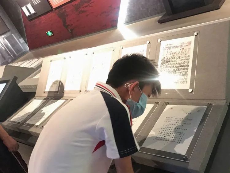 “重溫紅色歷史，做時代新人”——海口黃岡金盤高級中學(xué)初中部春季研學(xué)活動