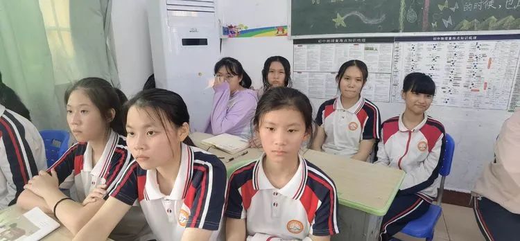 海口黃岡金盤高級(jí)中學(xué)·晨曦文學(xué)社成立