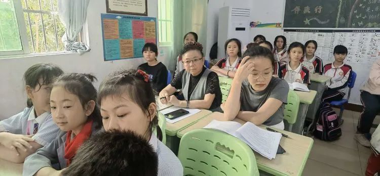 ?？邳S岡金盤高級(jí)中學(xué)·晨曦文學(xué)社成立