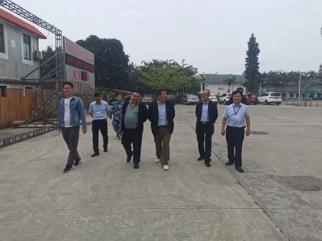 護航“開學季”——?？邳S岡金盤高級中學迎2021春季開學督導檢查