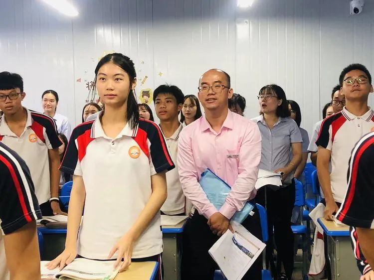 【校園動態(tài)】有效減負(fù)，協(xié)同發(fā)展——?？邳S岡金盤高級中學(xué)迎接責(zé)任督學(xué)督導(dǎo)“雙減”和“五項(xiàng)管理”工作