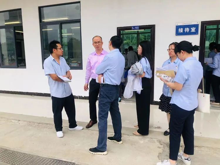 【校園動態(tài)】有效減負(fù)，協(xié)同發(fā)展——海口黃岡金盤高級中學(xué)迎接責(zé)任督學(xué)督導(dǎo)“雙減”和“五項(xiàng)管理”工作