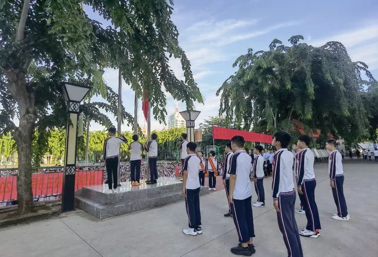 感恩明志 逐夢(mèng)黃岡 | ?？邳S岡金盤高級(jí)中學(xué)初中部開學(xué)典禮暨表彰大會(huì)