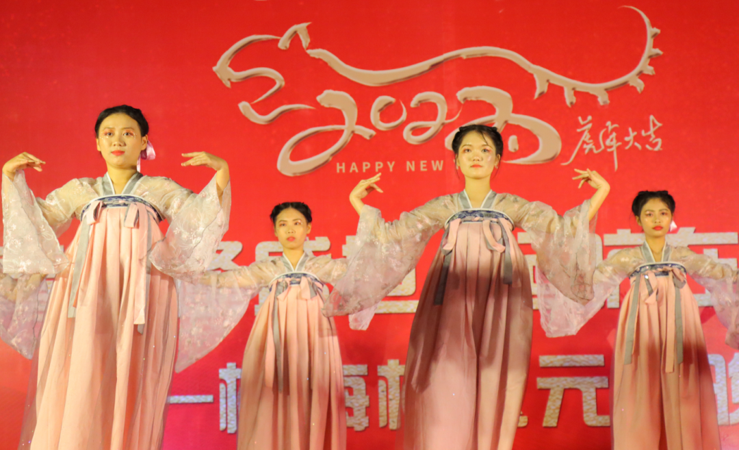 【校園新聞】青春逢盛世 起航在黃岡——海口黃岡金盤(pán)高級(jí)中學(xué)2022椰海校區(qū)元旦晚會(huì)