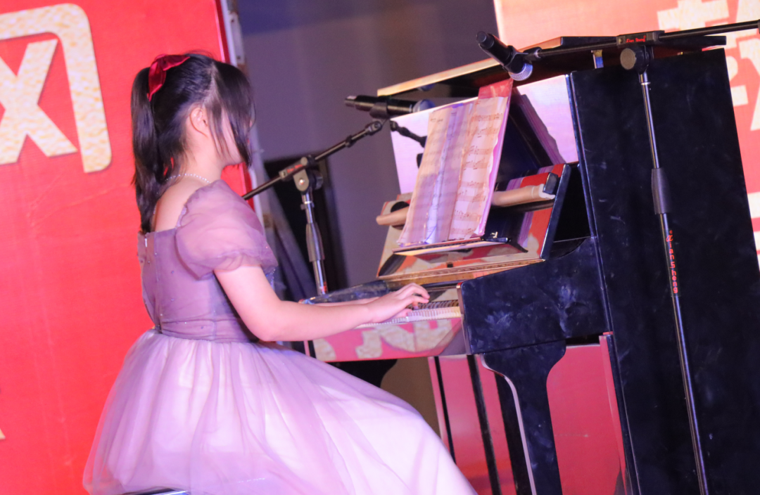 【校園新聞】青春逢盛世 起航在黃岡——?？邳S岡金盤(pán)高級(jí)中學(xué)2022椰海校區(qū)元旦晚會(huì)