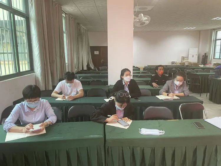 【校園資訊】?？邳S岡金盤高級中學(xué) 召開校園疫情防控應(yīng)急處置工作會議