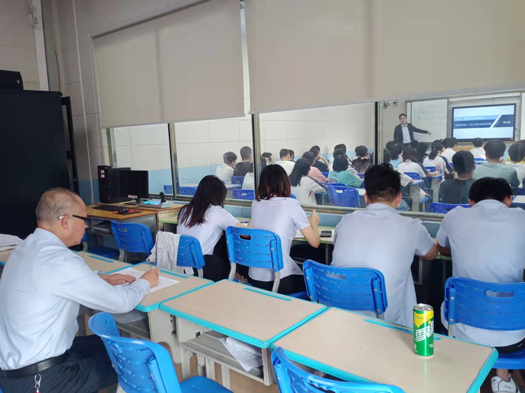 【教師風采】賽課磨礪促花開，三尺講臺展風采——?？邳S岡金盤高級中學教師賽課活動