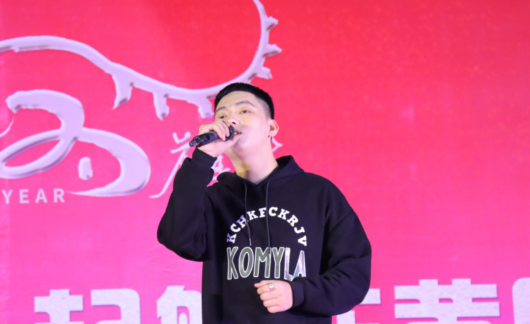 【校園新聞】青春逢盛世 起航在黃岡——?？邳S岡金盤(pán)高級(jí)中學(xué)2022椰海校區(qū)元旦晚會(huì)