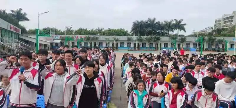 【校園新聞】決戰(zhàn)百日 誓創(chuàng)輝煌：?？邳S岡金盤高級(jí)中學(xué)舉行2022屆高考百日沖刺誓師大會(huì)